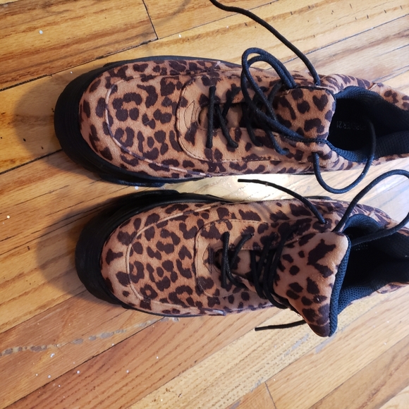 New F21 platform sneaker(9) - Picture 2 of 8